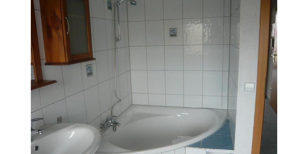 Dachgeschoßwohnung Ehningen - 3 Zimmer, 90 m&sup2;, 970&euro; | Angebot:25570912