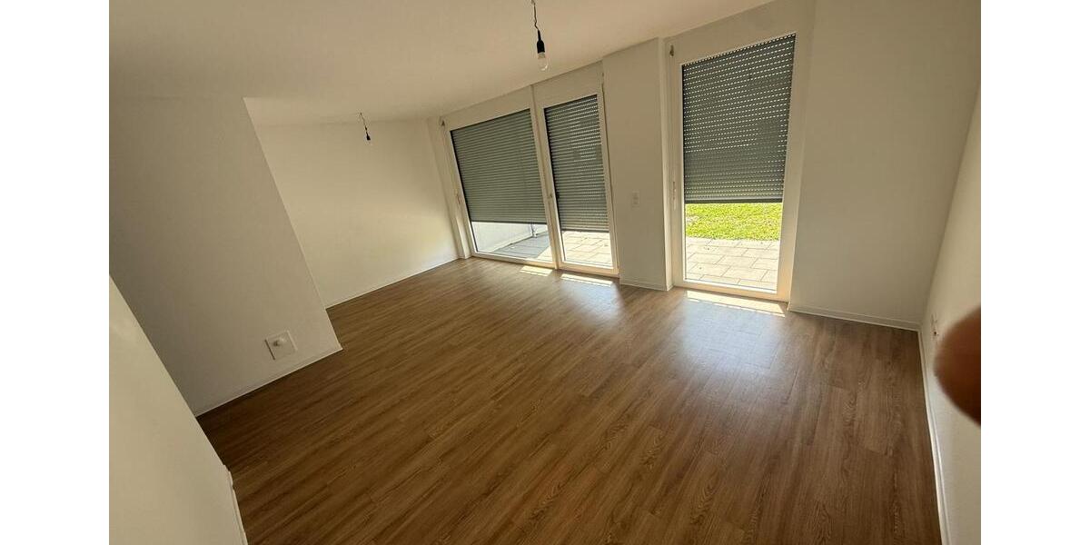 Erdgeschoßwohnung Esslingen am Neckar Brühl - 3 Zimmer, 80 m&sup2;, 1.375&euro; | Angebot:25972429