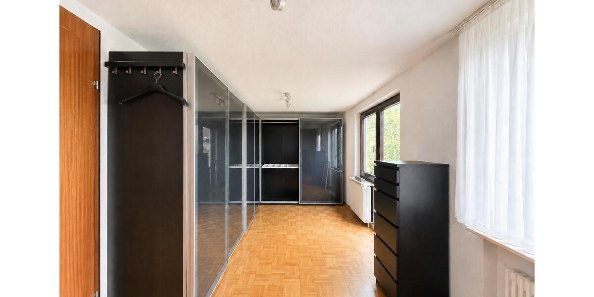 Einfamilienhaus Steinenbronn - 5 Zimmer, 230 m&sup2;, 2.700&euro; | Angebot:26574367