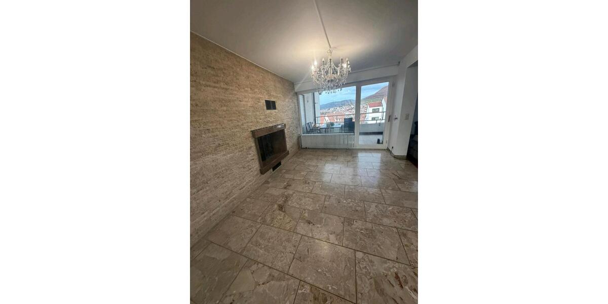 Einfamilienhaus Pfullingen - 8 Zimmer, 250 m&sup2;, 2.000&euro; | Angebot:25944485