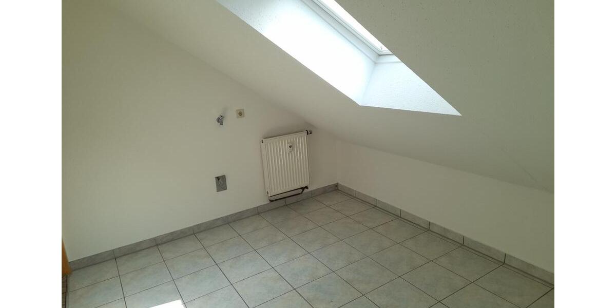 Dachgeschoßwohnung Engstingen - 3 Zimmer, 97 m&sup2;, 660&euro; | Angebot:25960849