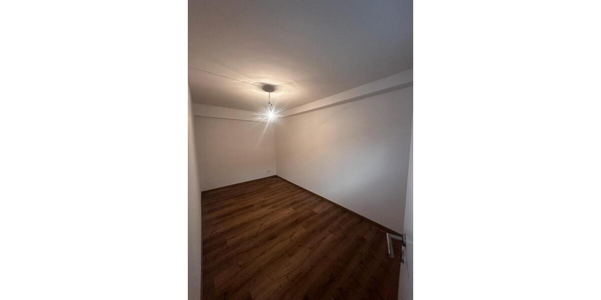 Erdgeschoßwohnung Bisingen - 3.5 Zimmer, 80 m&sup2;, 1.050&euro; | Angebot:26691378