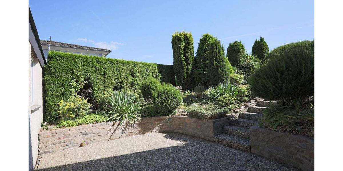 Doppelhaushälfte Nufringen - 7 Zimmer, 252 m&sup2;, 699.000&euro; | Angebot:25878731