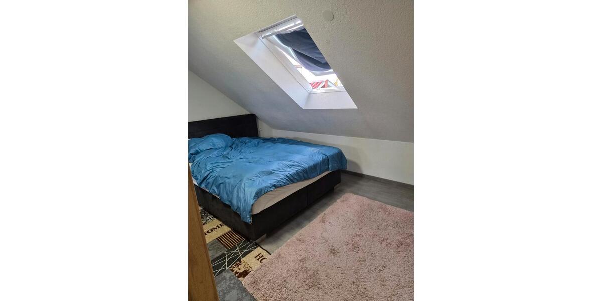 Dachgeschoßwohnung Herrenberg - 4 Zimmer, 85 m&sup2;, 1.200&euro; | Angebot:27601469