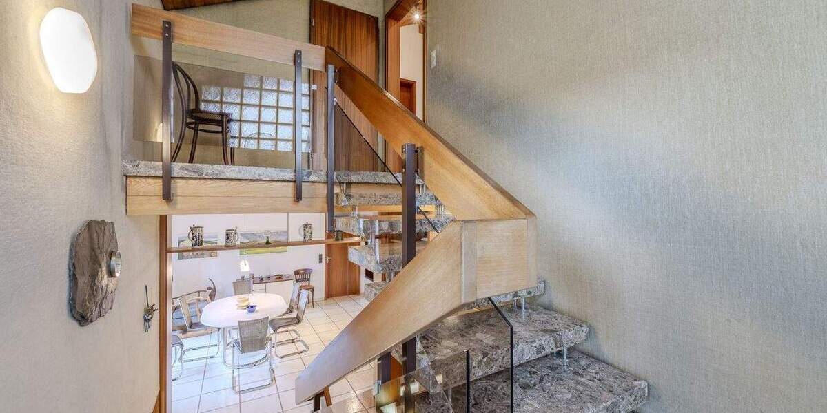 Einfamilienhaus Nürtingen - 7 Zimmer, 282 m&sup2;, 949.000&euro; | Angebot:25671696