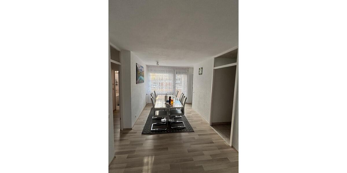 Etagenwohnung Rottenburg am Neckar - 4 Zimmer, 98 m&sup2;, 1.300&euro; | Angebot:25926122