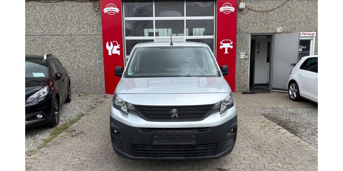 Peugeot Partner 121.904 km 8.100 &euro; Pfullingen 72793