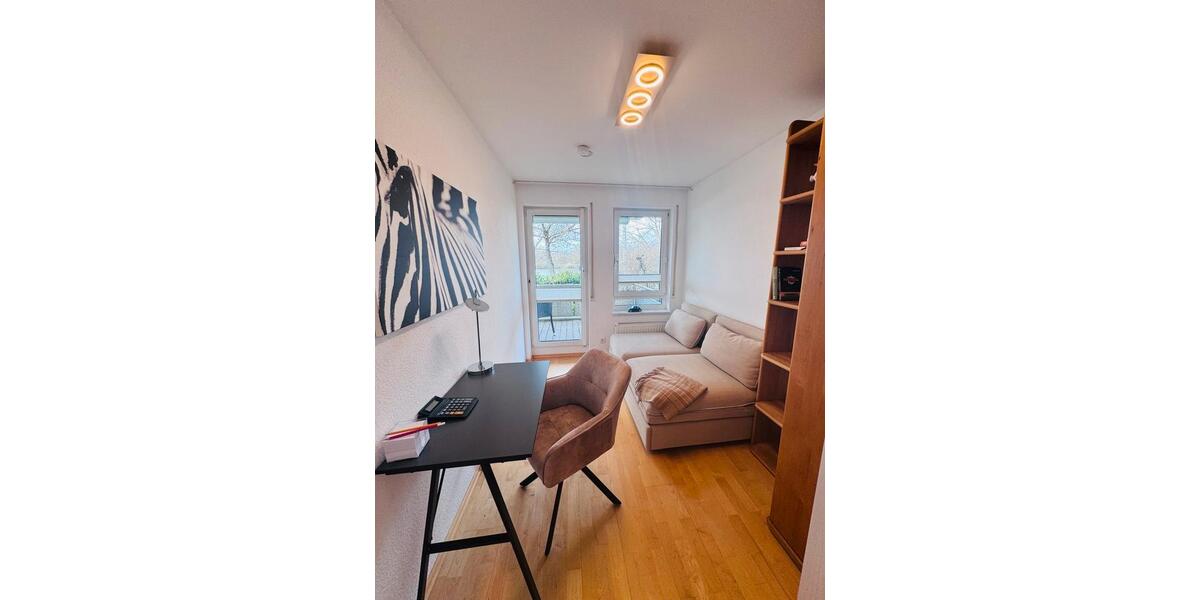 Etagenwohnung Böblingen - 4 Zimmer, 90 m&sup2;, 1.800&euro; | Angebot:25646140