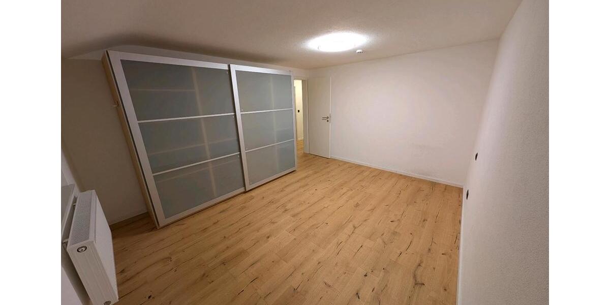 Dachgeschoßwohnung Leinfelden-Echterdingen Echterdingen - 1 Zimmer, 70 m&sup2;, 700&euro; | Angebot:25340818