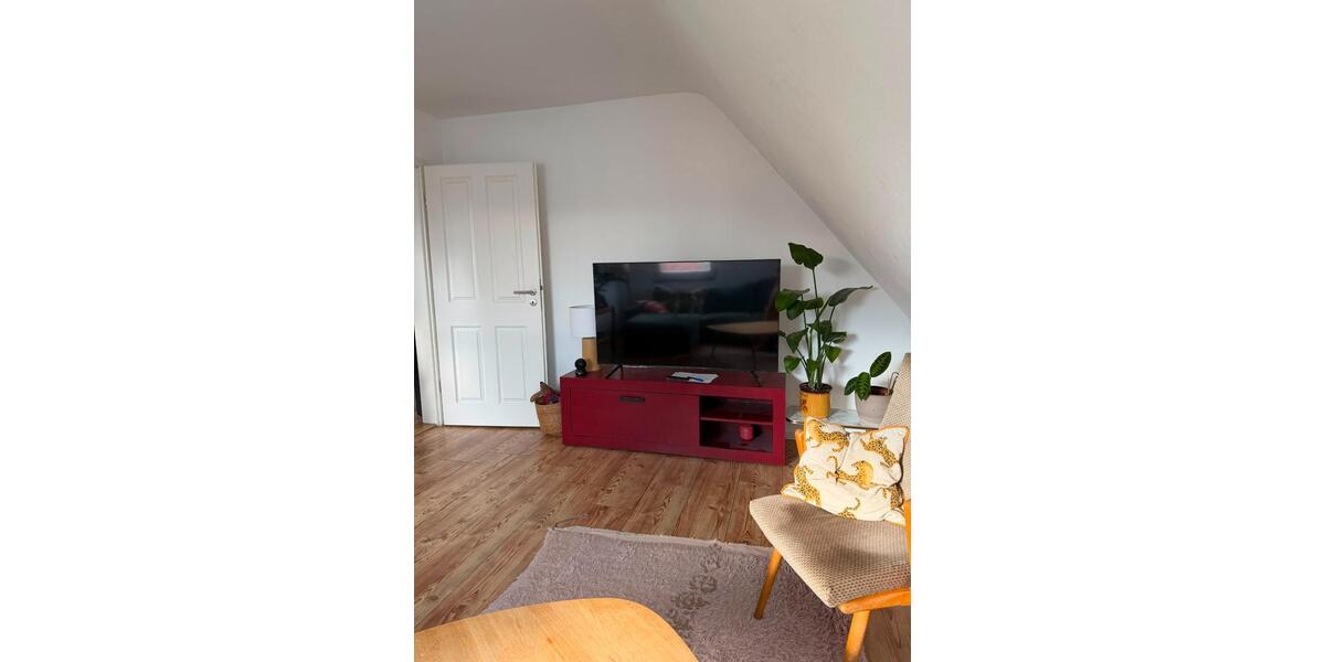Dachgeschoßwohnung Reutlingen Orschel-Hagen - 3 Zimmer, 57 m&sup2;, 1.050&euro; | Angebot:27611736