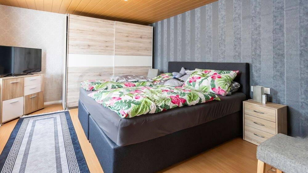 Mehrfamilienhaus, Wohnhaus Münsingen / Buttenhausen Buttenhausen - 8 Zimmer, 296 m&sup2;, 298.000&euro; | Angebot:25743276