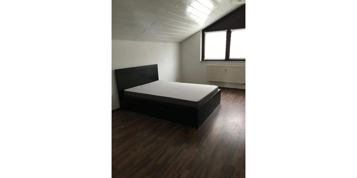 Dachgeschoßwohnung Neidlingen - 2.5 Zimmer, 65 m&sup2;, 690&euro; | Angebot:24338091