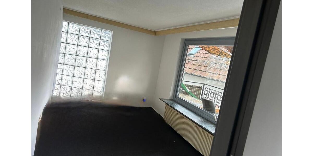 Etagenwohnung Burladingen - 5 Zimmer, 140 m&sup2;, 1.000&euro; | Angebot:25233026