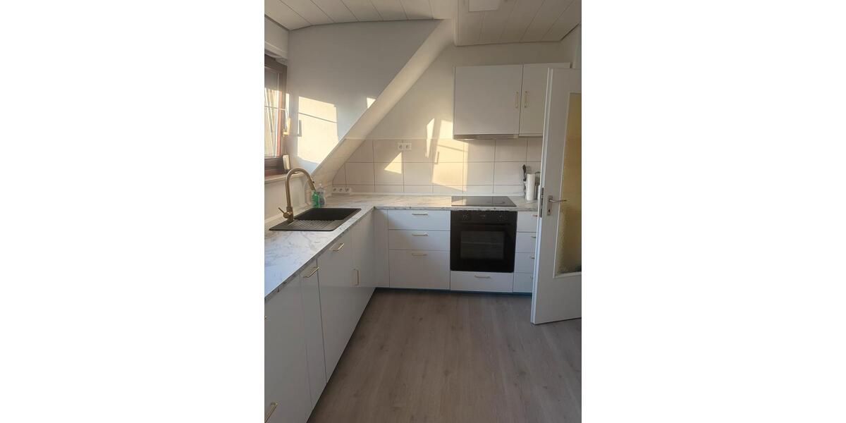 Dachgeschoßwohnung Leinfelden-Echterdingen Echterdingen - 5 Zimmer, 77 m&sup2;, 1.590&euro; | Angebot:27545343
