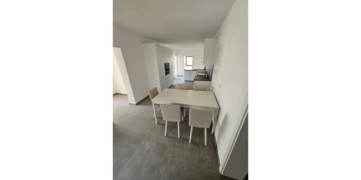 Etagenwohnung Herrenberg - 5 Zimmer, 26 m&sup2;, 700&euro; | Angebot:25990830