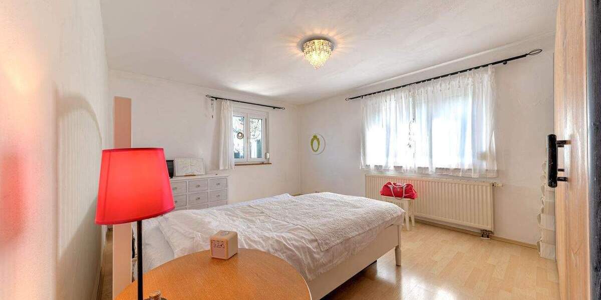 Mehrfamilienhaus, Wohnhaus Böblingen - 9 Zimmer, 187 m&sup2;, 849.000&euro; | Angebot:25800927