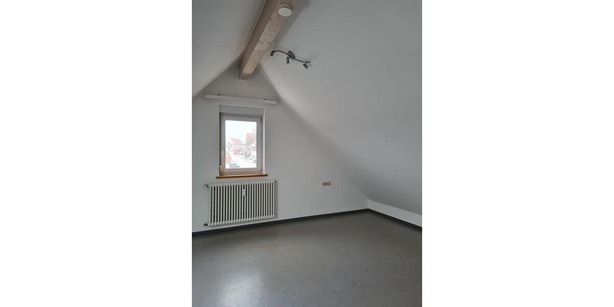 Dachgeschoßwohnung Trochtelfingen - 3 Zimmer, 105 m&sup2;, 700&euro; | Angebot:26676235