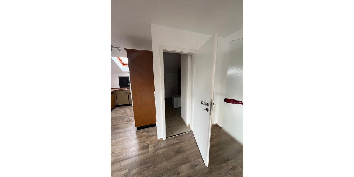 Dachgeschoßwohnung Neustetten - 3.5 Zimmer, 110 m&sup2;, 1.100&euro; | Angebot:24658937