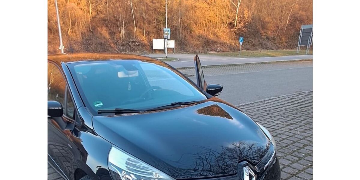 Renault Clio 135.000 km 5.400 &euro; Hechingen 72379