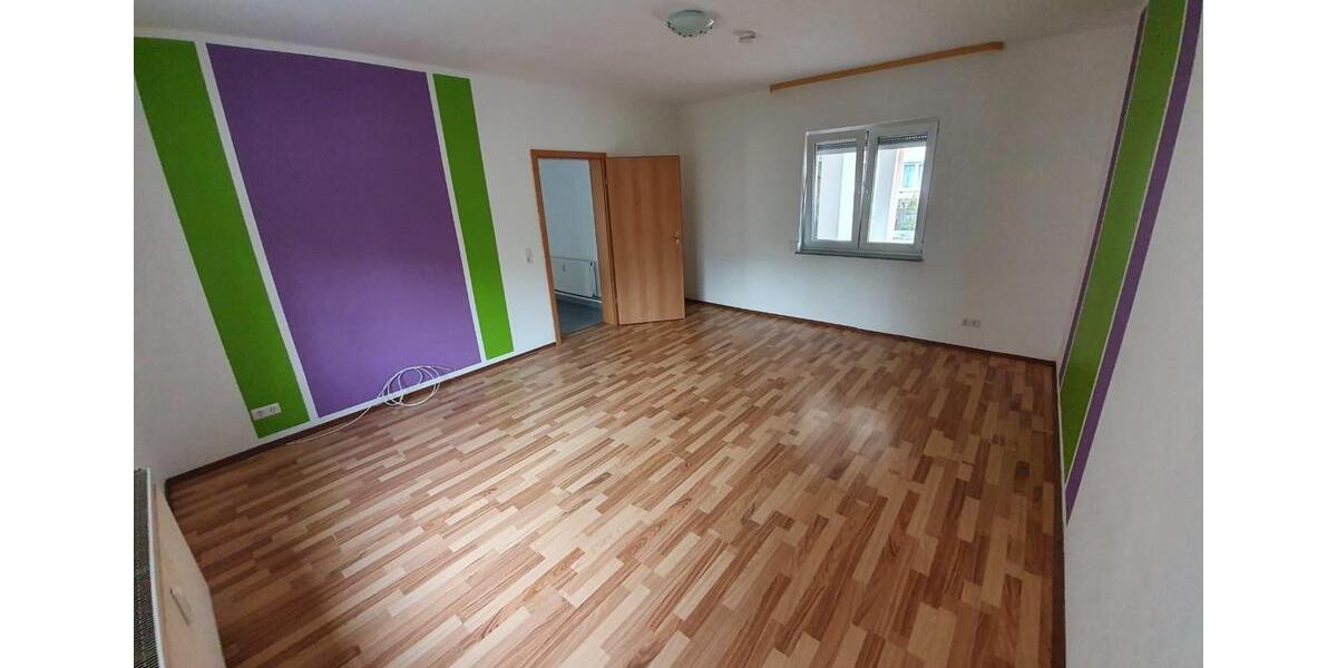 Erdgeschoßwohnung Pfullingen - 4 Zimmer, 90 m&sup2;, 1.300&euro; | Angebot:26676220
