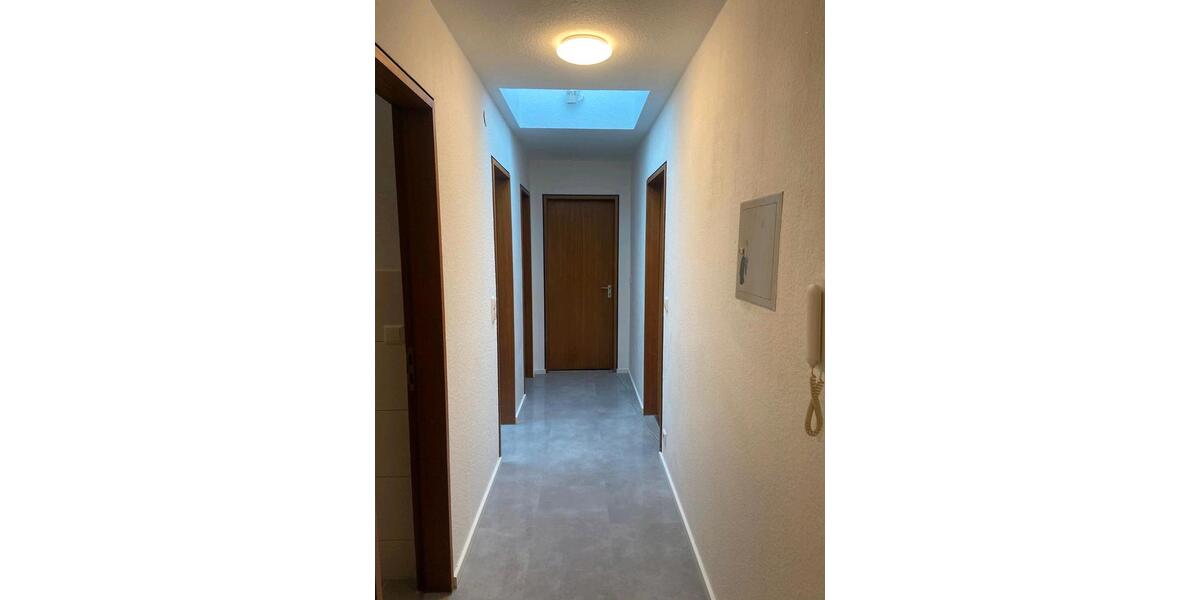 Dachgeschoßwohnung Wernau (Neckar) - 3 Zimmer, 75 m&sup2;, 199.000&euro; | Angebot:23712418