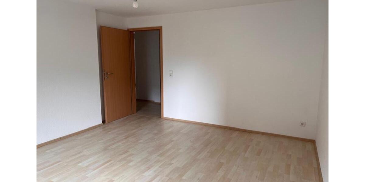 Erdgeschoßwohnung Metzingen - 4 Zimmer, 92 m&sup2;, 1.105&euro; | Angebot:25157268