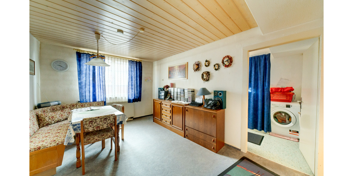 Wohn- und Geschäftshaus in der Münsinger Innenstadt - 3 Wohnungen und 1 Gewerbeeinheit - Wohn- & Geschäftshaus Münsingen | Angebot:18220329