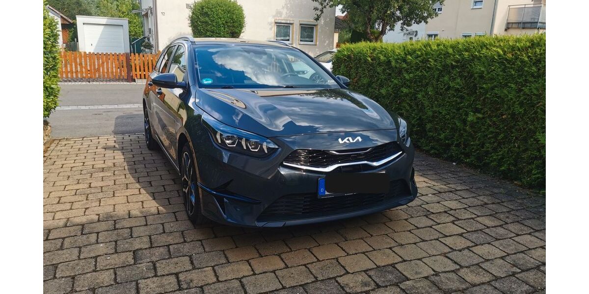 Kia ceed Sportswagon 63.000 km 22.300 &euro; Hechingen 72379