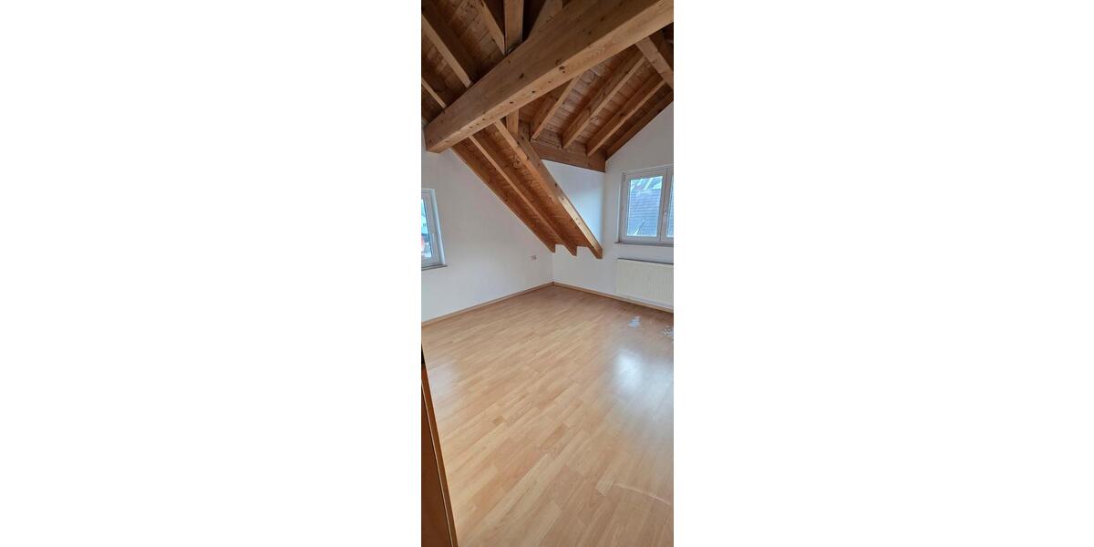 Dachgeschoßwohnung Wernau (Neckar) - 3 Zimmer, 58 m&sup2;, 900&euro; | Angebot:25376689