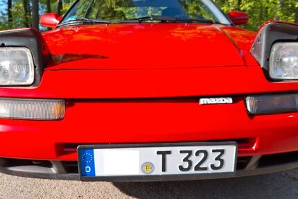 Mazda 323 105.800 km 5.600 &euro; Sindelfingen 71067