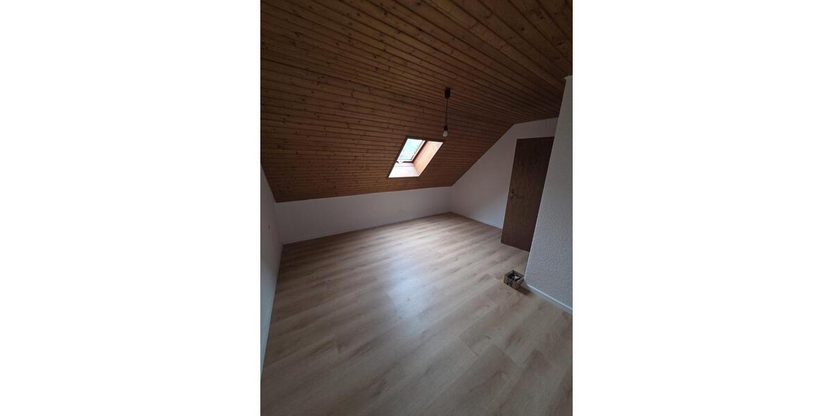 Doppelhaushälfte Gammertingen - 4 Zimmer, 180 m&sup2;, 1.300&euro; | Angebot:26043136