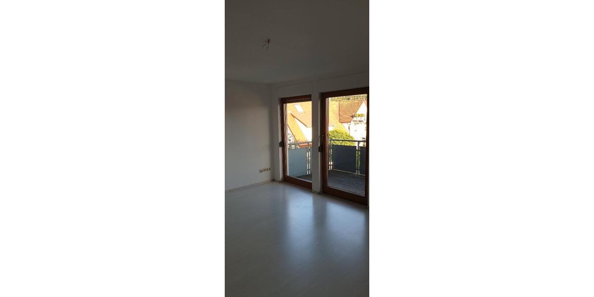 Etagenwohnung Gomaringen - 4 Zimmer, 81 m&sup2;, 850&euro; | Angebot:27605021