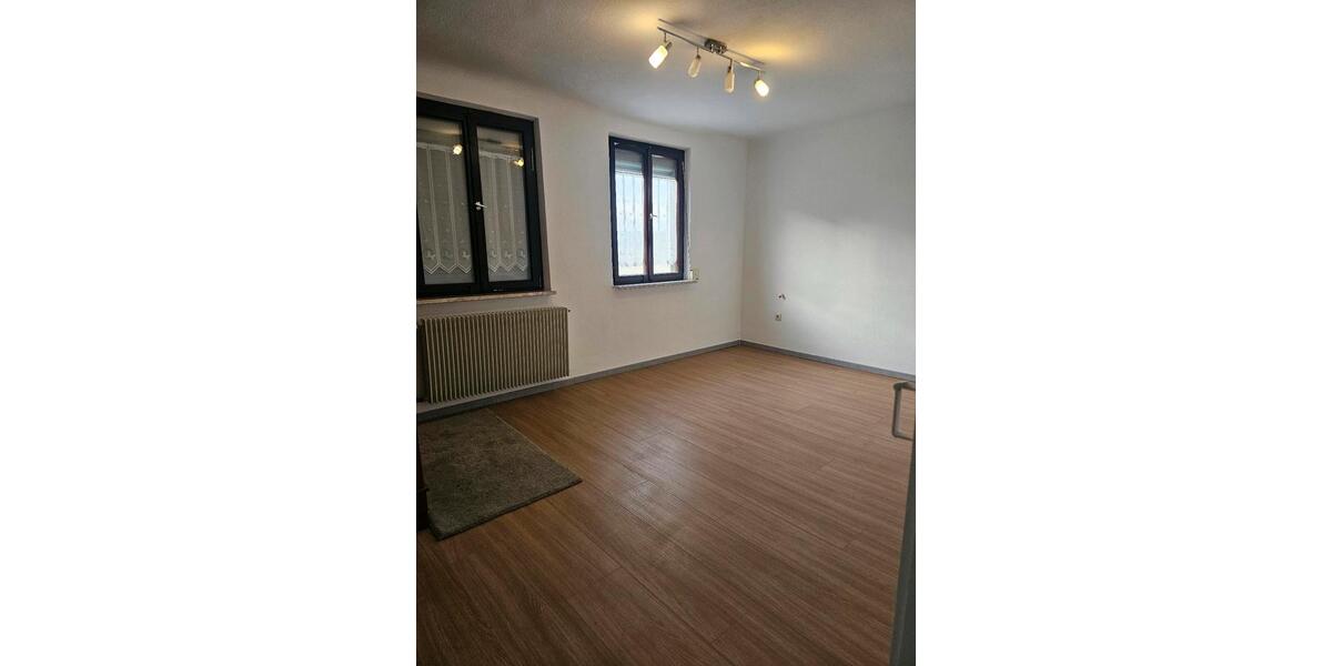 Etagenwohnung Ammerbuch - 3 Zimmer, 90 m&sup2;, 1.000&euro; | Angebot:26047554