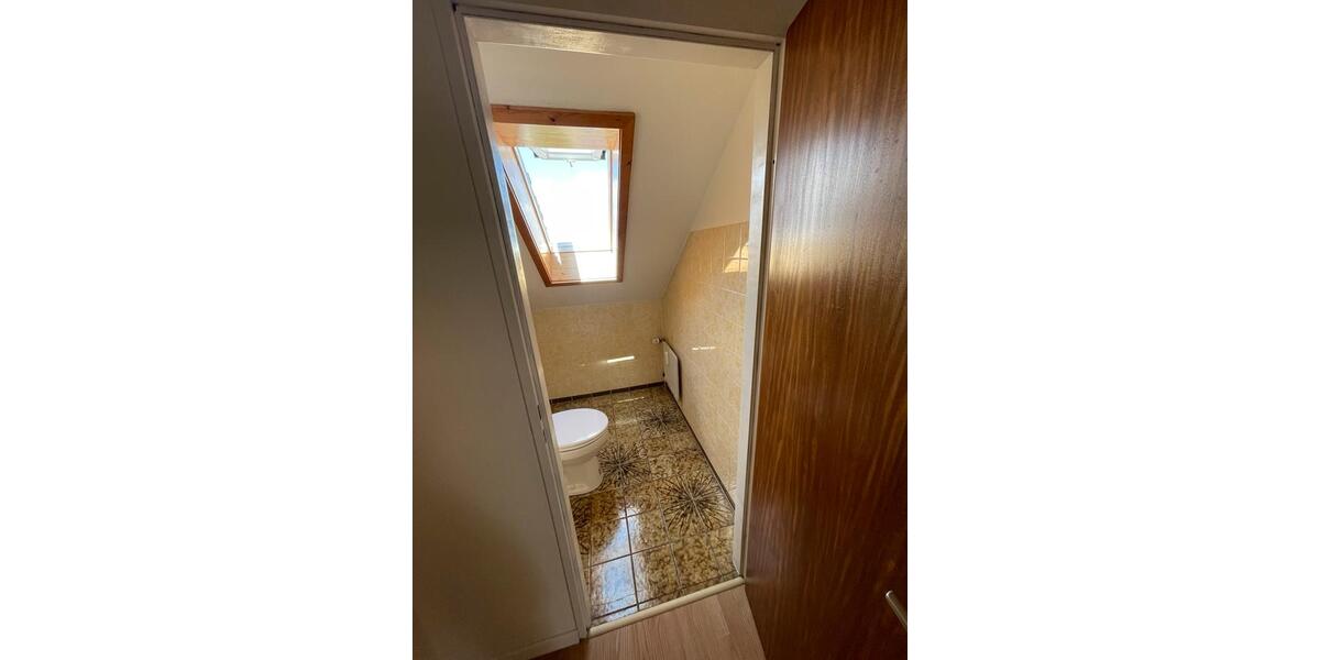 Dachgeschoßwohnung Bondorf - 3 Zimmer, 75 m&sup2;, 1.300&euro; | Angebot:26034133