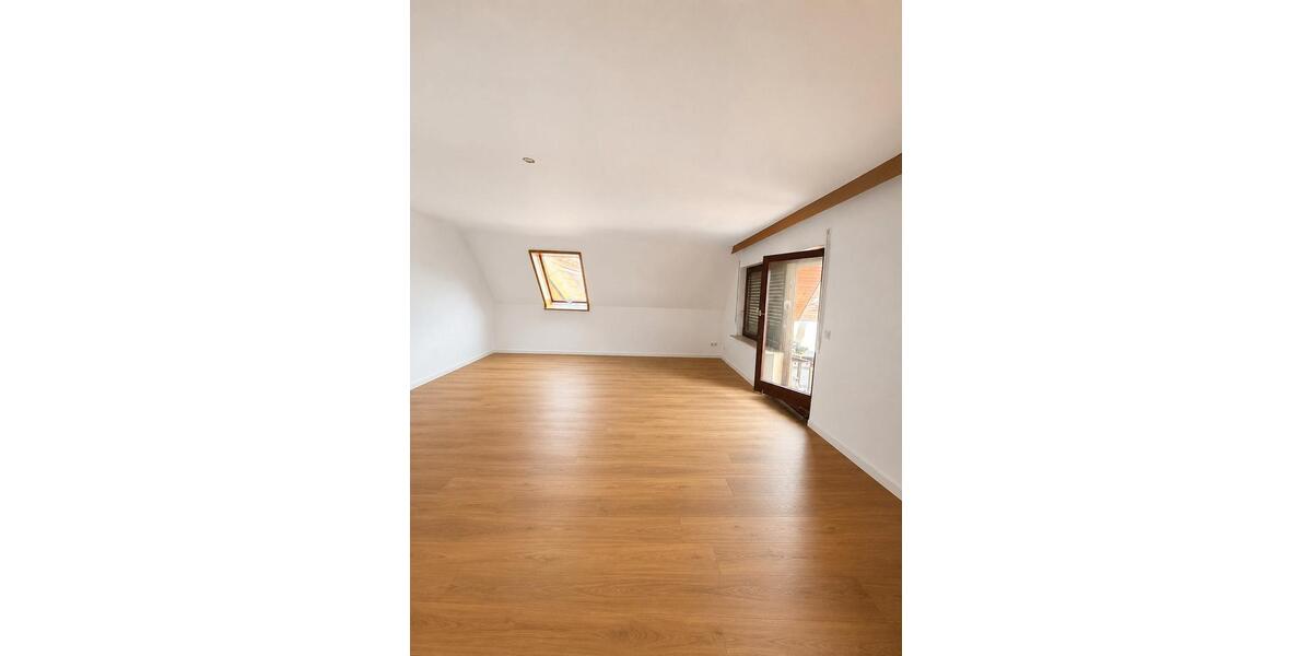 Dachgeschoßwohnung Kirchheim unter Teck - 4 Zimmer, 146 m&sup2;, 1.850&euro; | Angebot:27543065