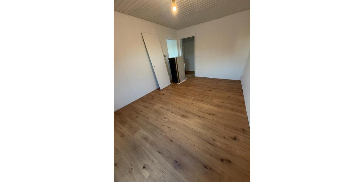Etagenwohnung Denkendorf - 5 Zimmer, 120 m&sup2;, 1.500&euro; | Angebot:27553329