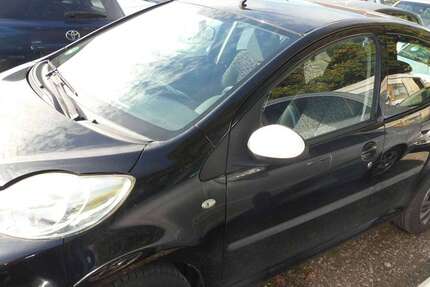 Peugeot 107 97.000 km 2.450 &euro; Ofterdingen 72131