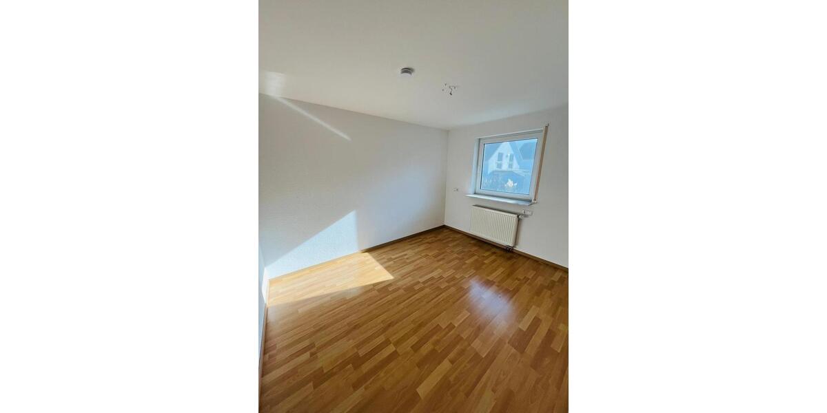 Etagenwohnung Bissingen an der Teck - 4 Zimmer, 99 m&sup2;, 1.060&euro; | Angebot:24817765