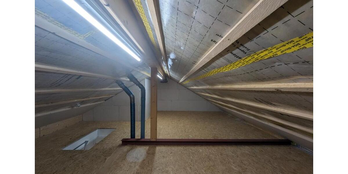 Dachgeschoßwohnung Nürtingen - 3 Zimmer, 89 m&sup2;, 950&euro; | Angebot:26045341