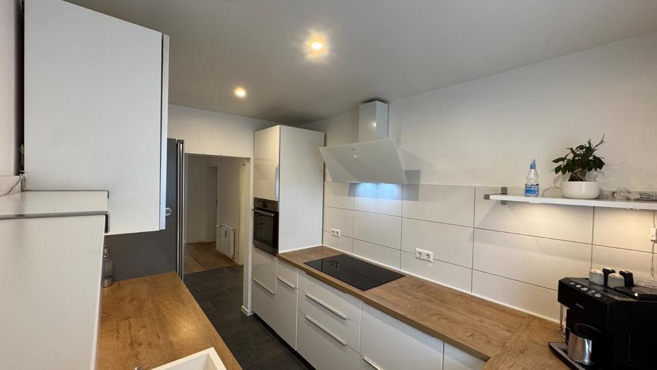 Hochparterre Böblingen - 3 Zimmer, 1.800&euro; | Angebot:23103180