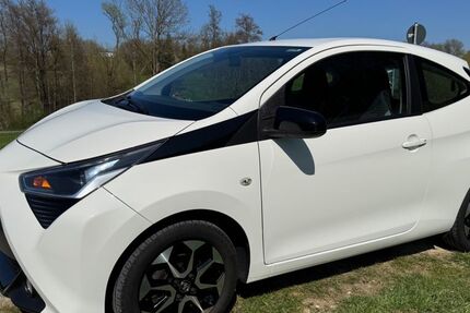 Toyota Aygo (X) 74.400 km 8.990 &euro; Nürtingen 72622