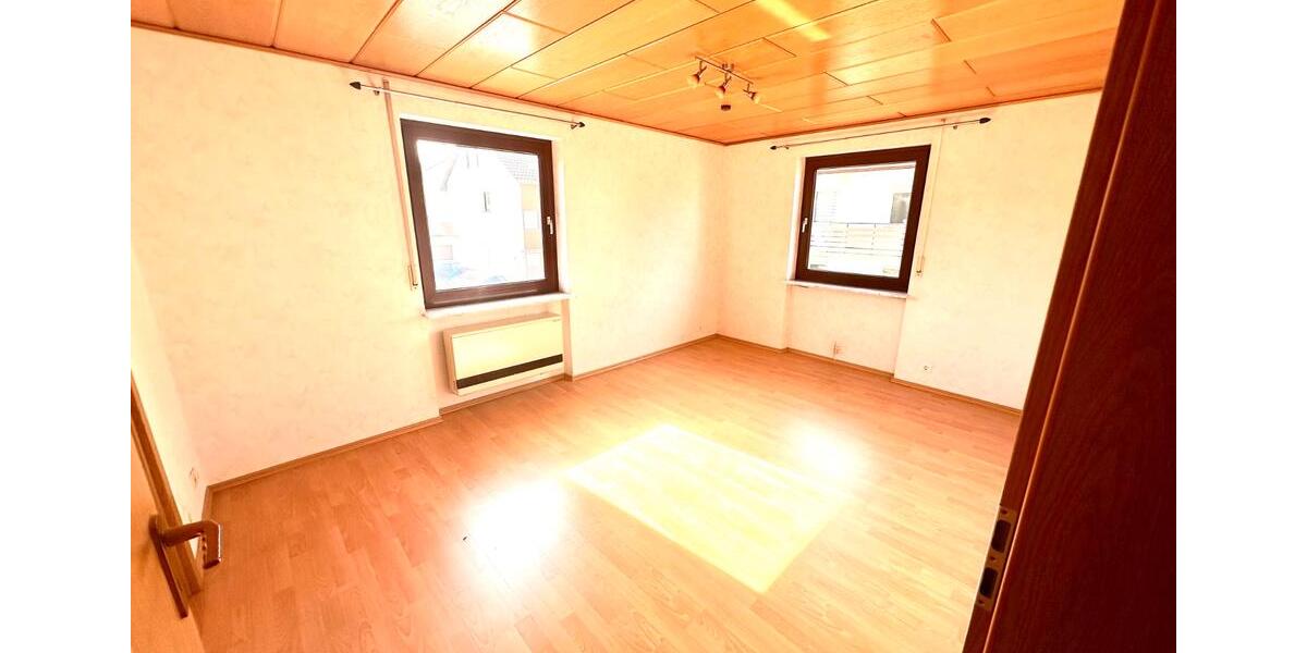Etagenwohnung Nufringen - 3.5 Zimmer, 102 m&sup2;, 1.190&euro; | Angebot:26049575