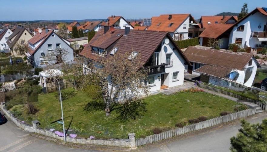 Doppelhaushälfte Bisingen - 5 Zimmer, 130 m&sup2;, 435.000&euro; | Angebot:25944612