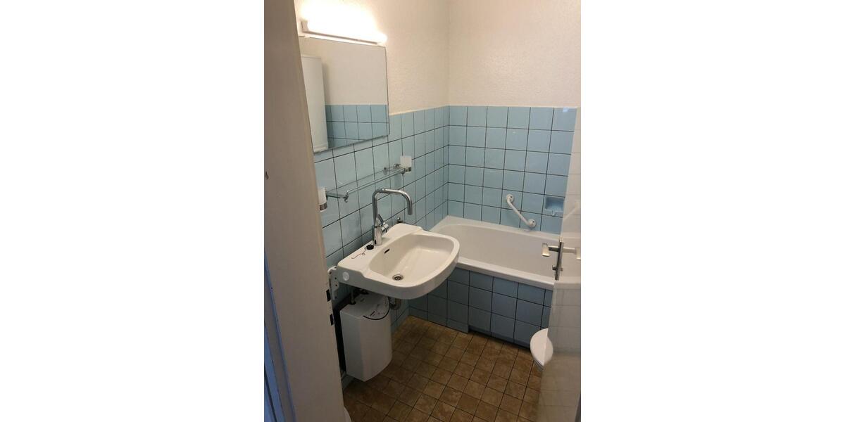 Dachgeschoßwohnung Esslingen am Neckar Brühl - 2 Zimmer, 37 m&sup2;, 152.000&euro; | Angebot:25027231