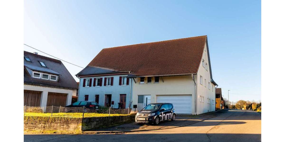 Einfamilienhaus Neustetten - 6 Zimmer, 340 m&sup2;, 479.000&euro; | Angebot:25451000
