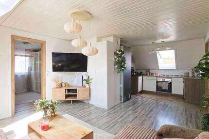 „Haus auf dem Haus“ – gesamtes Dachgeschoss mit kompletter Bühne und außergewöhnlichem Ausbaupotenzi - Wohnung Weilheim an der Teck | Angebot:27532420