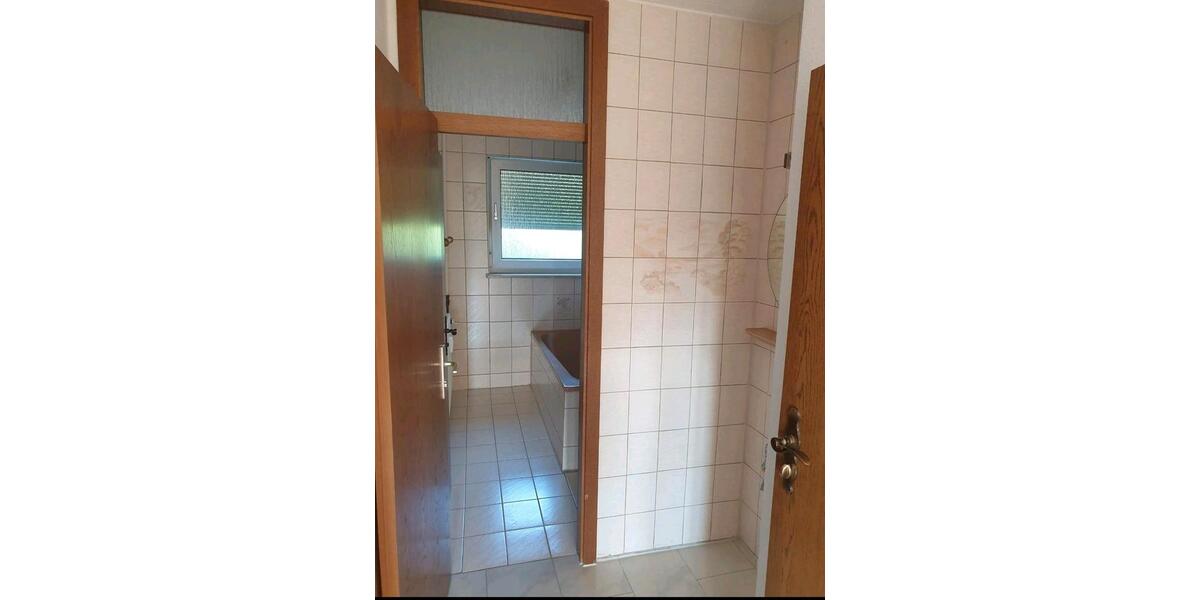 Etagenwohnung Eningen unter Achalm - 3 Zimmer, 74 m&sup2;, 240.000&euro; | Angebot:25080481