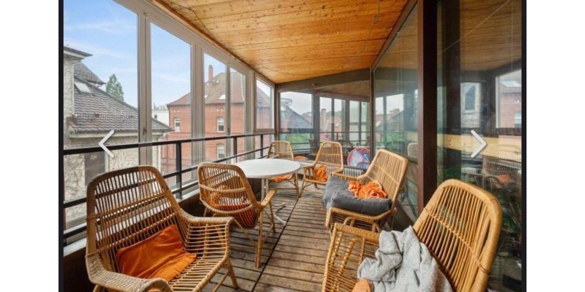 Dachgeschoßwohnung Tübingen Lustnau - 11 Zimmer, 270 m&sup2;, 725&euro; | Angebot:25334953