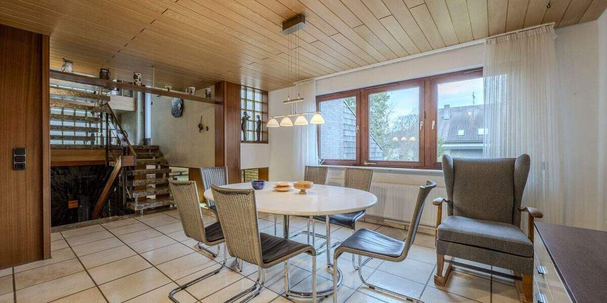 Einfamilienhaus Nürtingen - 7 Zimmer, 282 m&sup2;, 949.000&euro; | Angebot:25732743