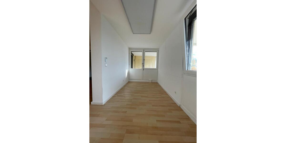 Erdgeschoßwohnung Bad Urach - 2 Zimmer, 75 m&sup2;, 980&euro; | Angebot:27601270